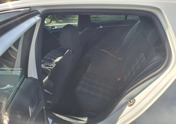 Volkswagen Golf cena 82500 przebieg: 144358, rok produkcji 2017 z Leżajsk małe 137